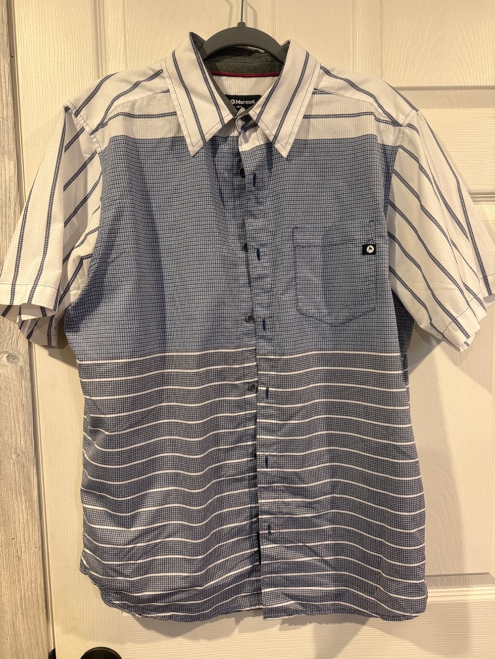 Marmot Men's Blue & White Short-Sleeve Button-Down Shirt with Chest Pocket